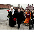 В День народного единства Президент России и Святейший Патриарх возложили цветы к памятнику Минину и Пожарскому