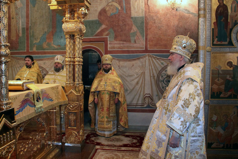 Митрополит Климент совершил богослужение в Свято-Пафнутьев Боровском монастыре