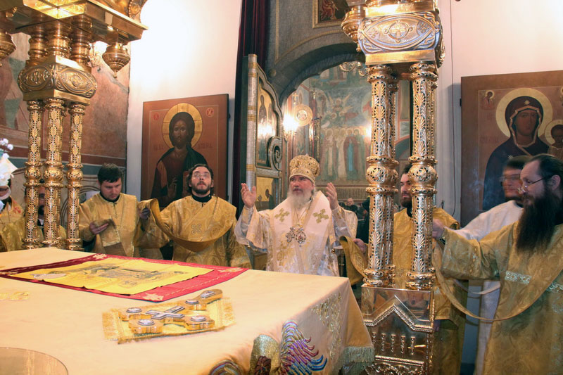 Митрополит Климент совершил богослужение в Свято-Пафнутьев Боровском монастыре