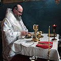 Епископ Людиновский Никита совершил литургию в Преображенском храме Спас-Деменска