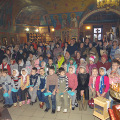 В храмах Калужской епархии продолжаются Рождественские колядования и поздравления