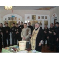 В молитвенной комнате при СИЗО в д. Романовка отслужены молебен и лития