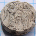 Археологи нашли древнерусскую вислую печать с изображением Благовещения Пресвятой Богородицы
