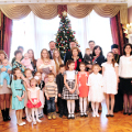 Клирик Калужской епархии поздравил женщин с Днем матери