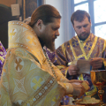 Епископ Тарусский Серафим совершил Литургию в Свято-Никольском храме