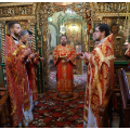 Епископ Тарусский Серафим совершил Литургию в Петропавловском храме Калуги