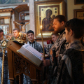 Епископ Серафим совершил утреню Великого Пятка с чтением двенадцати Страстных Евангелий