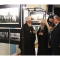 Митрополит Калужский и Боровский Климент посетил фотовыставку, посвященную святителю Тихону (Белавину)