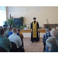Накануне Сретения Господня клирик Калужской епархии навестил социальные учреждения Медынского района