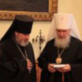 Митрополит Климент передал комплект литературы епископу Барышскому и Инзенскому Филарету