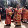 Епископ Козельский и Людиновский Никита совершил богослужение в скиту Тихоновой пустыни «Живоносный Источник»
