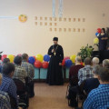 Представитель Калужской епархии поздравил жильцов Медынского психоневрологического интерната с Днем пожилого человека