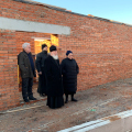 Митрополит Климент посетил Георгиевский приход и ознакомился с ходом строительных работ ДПЦ в Жукове