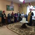 Представитель Калужской епархии поздравил сотрудников и жильцов социальных учреждений Медыни с днем памяти святителя Николая