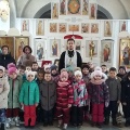 Дети из детского сада «Колокольчик» посетили храм и пообщались со священнослужителем в Медыни