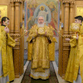 В Неделю о Страшном суде митрополит Климент совершил Литургию в честь святого Василия Блаженного
