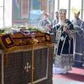 Митрополит Климент совершил вечерню с выносом Плащаницы в Свято-Троицком кафедральном соборе