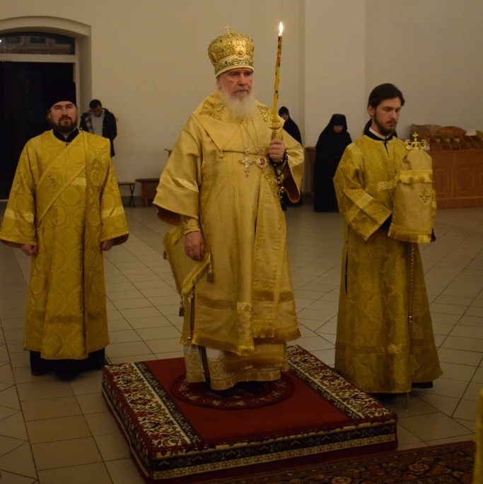 Митрополит Калужский и Боровский Климент совершил всенощное бдение в Свято-Георгиевском Мещовском монастыре