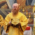 Ночью у мощей святого Александра Невского было совершено архиерейское богослужение
