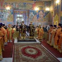 Архиереи Калужской митрополии совершили Божественную литургию в Свято-Троицком кафедральном соборе г. Калуги