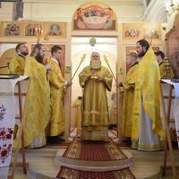 Митрополит Калужский и Боровский Климент совершил Литургию в Богоявленском храме города Калуги