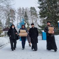 Священнослужители Калужской епархии посетили центр временного размещения вынужденных переселенцев из Донбасса