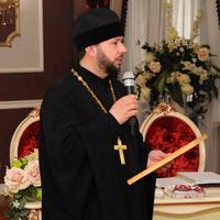 В рамках мероприятий, приуроченных Международному дню семьи, священнослужитель Калужской епархии принял участие в чествовании юбиляров семейной жизни