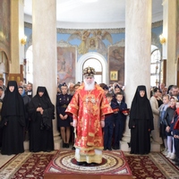 Архиерейское богослужение в Свято-Никольском Черноостровском женском монастыре в день памяти перенесения мощей святителя Николая 