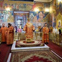 Глава Калужской митрополии совершил вечернее богослужение в Свято-Троицком кафедральном соборе