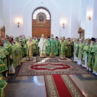 В праздник покровителя Калужской земли в Свято-Тихоновой пустыни архипастыри совершили Божественную литургию