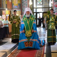 В канун праздника Троицы в Свято-Троицком кафедральном соборе прошло архиерейское богослужение
