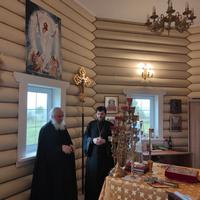 Митрополит Калужский и Боровский Климент посетил храм в честь иконы Божией Матери "Взыскание погибших"