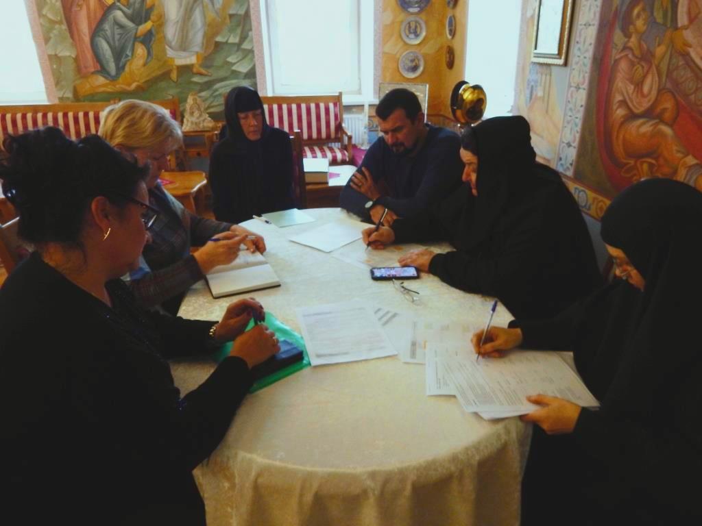 Семинар-совещание по запуску проекта помощи женщинам-беженцам в Свято-Никольском Черноостровском женском монастыре
