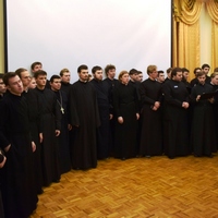 Студенты Калужской духовной семинарии поздравили Высокопреосвященнейшего ректора с Днем тезоименитства