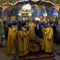 Митрополит Климент совершил Божественную литургию в храме Рождества Пресвятой Богородицы