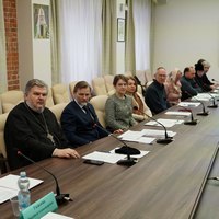 Ректор Калужского духовного училища выступил с докладом на круглом столе посвящённому иконописному образованию
